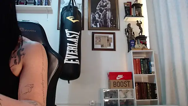 Snapshot of henryhadesflirt chatting on April 2026 05:53:02 PM henryhadesflirt online show from April 2026 05:53:02 PM