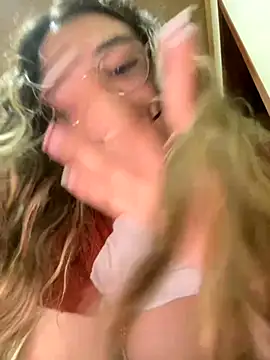 Aphrill online show from September 2025 12:23:02 AM