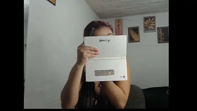 Snapshot of Emily_babybo chatting on October 2025 09:30:01 PM Emily babybo online show from October 2025 09:30:01 PM