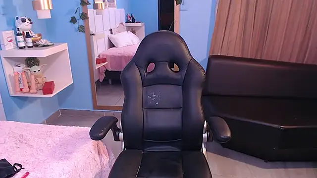 PenelopeBond online show from November 2025 02:23:02 AM