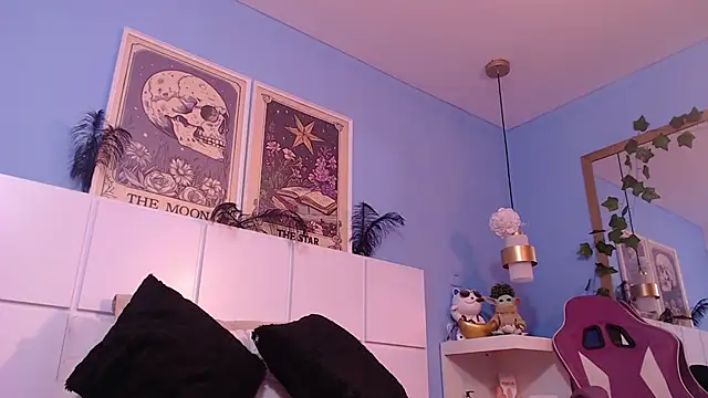 PenelopeBond online show from December 2025 08:26:02 PM