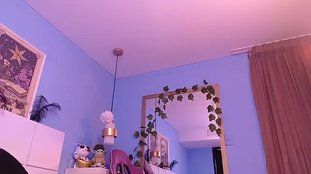 PenelopeBond online show from December 2025 08:31:02 AM