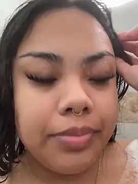 Snapshot of kiaradanielaxx chatting on November 2025 08:36:02 PM kiaradanielaxx online show from November 2025 08:36:02 PM