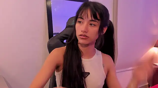 Snapshot of Rouse_Monroe chatting on November 2025 04:00:01 AM Rouse Monroe online show from November 2025 04:00:01 AM