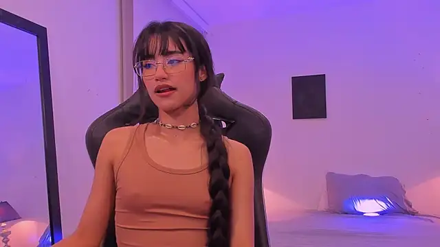 Snapshot of Rouse_Monroe chatting on December 2025 03:33:01 AM Rouse Monroe online show from December 2025 03:33:01 AM