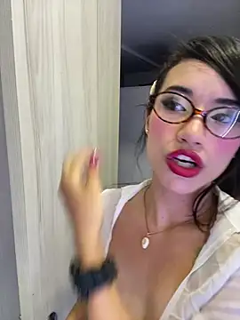 Snapshot of Rouse_Monroe chatting on March 2026 01:21:02 AM Rouse Monroe online show from March 2026 01:21:02 AM