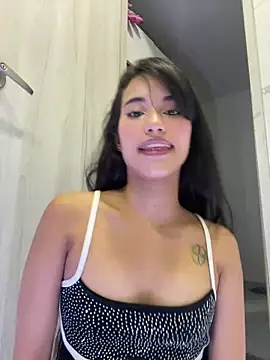 Snapshot of Rouse_Monroe chatting on April 2026 02:44:02 AM Rouse Monroe online show from April 2026 02:44:02 AM