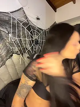 liahouses online show from October 2025 11:20:01 PM