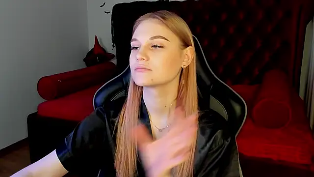 AriaWell online show from November 2025 05:23:01 PM