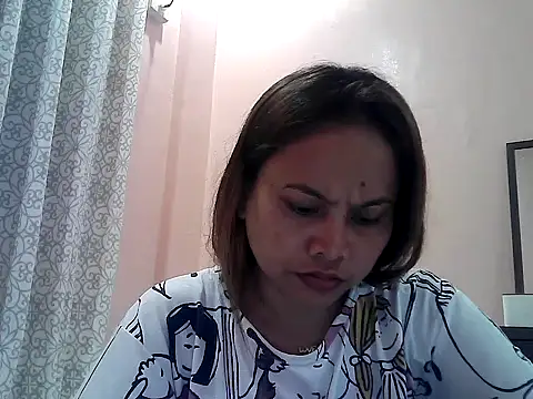 Snapshot of Amarrahlyn chatting on November 2025 09:47:01 PM Amarrahlyn online show from November 2025 09:47:01 PM