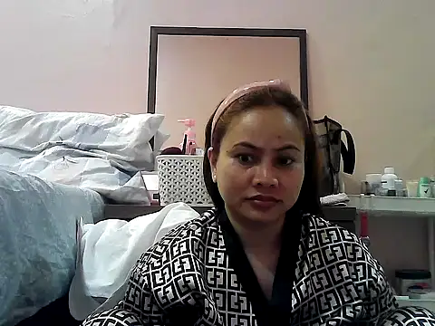 Snapshot of Amarrahlyn chatting on May 2026 09:32:02 PM Amarrahlyn online show from May 2026 09:32:02 PM