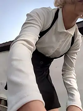 Snapshot of takusaki223 chatting on March 2026 05:30:02 AM takusaki223 online show from March 2026 05:30:02 AM