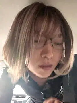 Snapshot of takusaki223 chatting on April 2026 03:44:02 AM takusaki223 online show from April 2026 03:44:02 AM