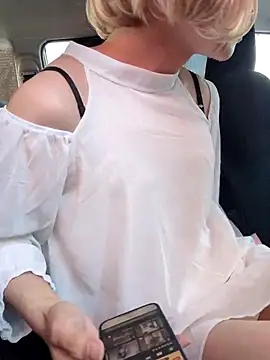 Snapshot of takusaki223 chatting on April 2026 06:41:01 AM takusaki223 online show from April 2026 06:41:01 AM