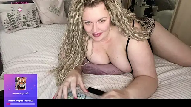 Snapshot of Nivika chatting on October 2025 07:38:02 AM Nivika online show from October 2025 07:38:02 AM