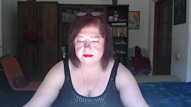Snapshot of Violet_Pulse chatting on June 2026 07:09:01 AM Violet Pulse online show from June 2026 07:09:01 AM