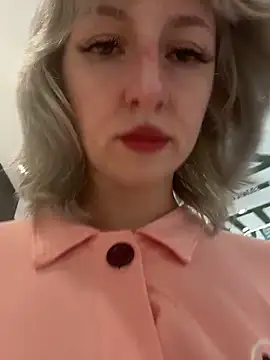 Snapshot of RonnieKiss chatting on March 2026 12:19:01 PM RonnieKiss online show from March 2026 12:19:01 PM