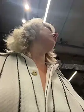 Snapshot of RonnieKiss chatting on March 2026 12:49:01 PM RonnieKiss online show from March 2026 12:49:01 PM