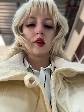 Snapshot of RonnieKiss chatting on April 2026 08:54:01 AM RonnieKiss online show from April 2026 08:54:01 AM