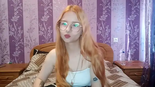 Snapshot of Lutangogansit chatting on September 2025 07:12:01 AM Lutangogansit online show from September 2025 07:12:01 AM