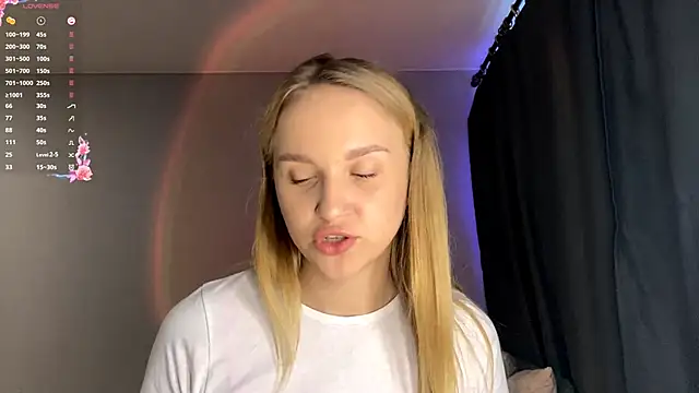 Snapshot of TanekaBoitel chatting on September 2025 11:24:01 AM TanekaBoitel online show from September 2025 11:24:01 AM