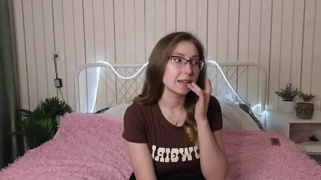 DaliaRadtke online show from October 2025 06:06:01 PM