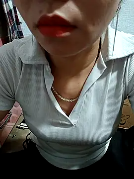 Snapshot of Minssara20 chatting on November 2025 01:04:02 AM Minssara20 online show from November 2025 01:04:02 AM