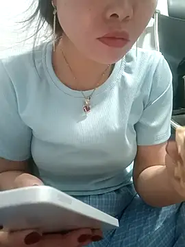 Snapshot of Minssara20 chatting on November 2025 01:29:01 AM Minssara20 online show from November 2025 01:29:01 AM