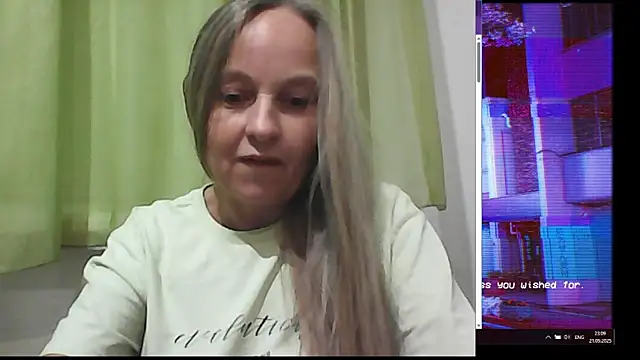 Snapshot of B_i_r_d_i_e chatting on September 2025 08:10:01 PM B i r d i e online show from September 2025 08:10:01 PM