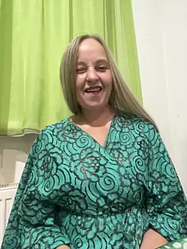 Snapshot of B_i_r_d_i_e chatting on September 2025 06:44:01 PM B i r d i e online show from September 2025 06:44:01 PM