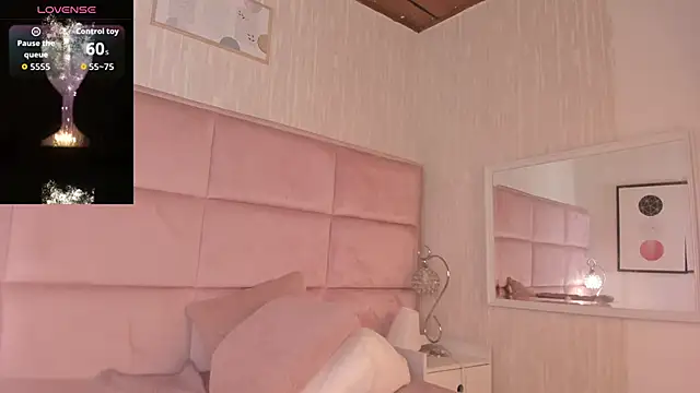 Snapshot of HaathorX chatting on October 2025 12:11:01 AM HaathorX online show from October 2025 12:11:01 AM