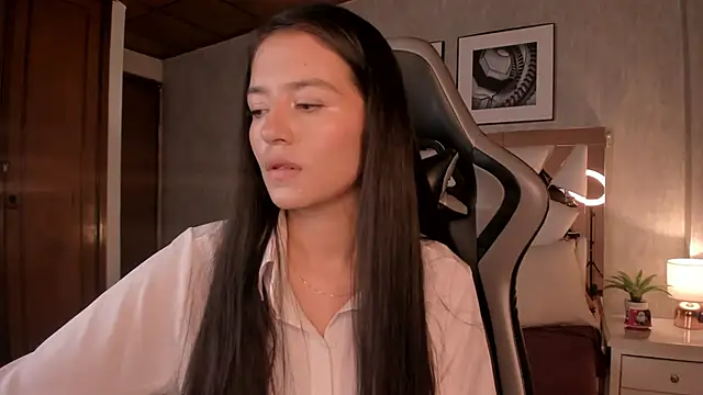 Snapshot of HaathorX chatting on October 2025 08:43:02 PM HaathorX online show from October 2025 08:43:02 PM