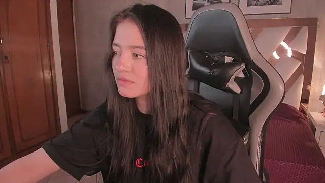 Snapshot of HaathorX chatting on November 2025 09:57:02 PM HaathorX online show from November 2025 09:57:02 PM