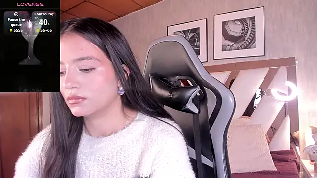 Snapshot of HaathorX chatting on November 2025 03:58:01 PM HaathorX online show from November 2025 03:58:01 PM