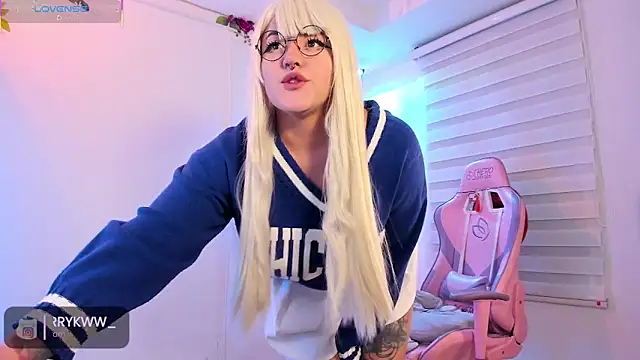 Snapshot of Berrykww_ chatting on September 2025 10:15:02 PM Berrykww  online show from September 2025 10:15:02 PM