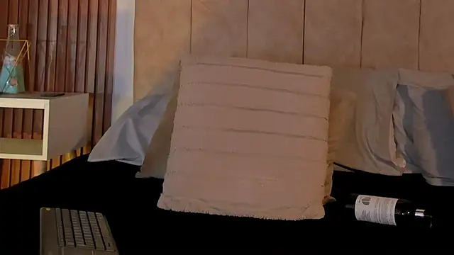 Lauraa saenz11 online show from October 2025 11:30:02 AM