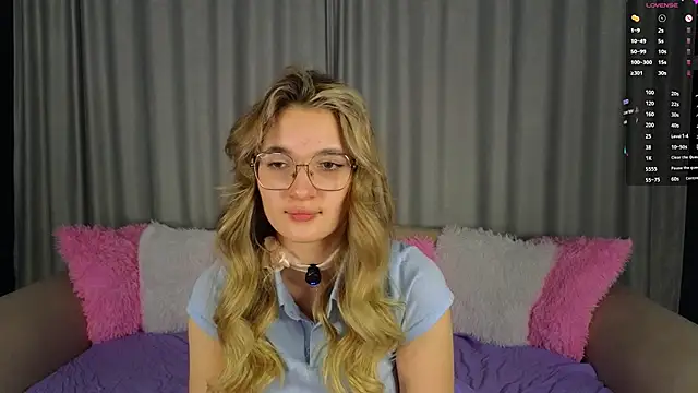 Snapshot of vivyboo111 chatting on November 2025 09:02:01 PM vivyboo111 online show from November 2025 09:02:01 PM