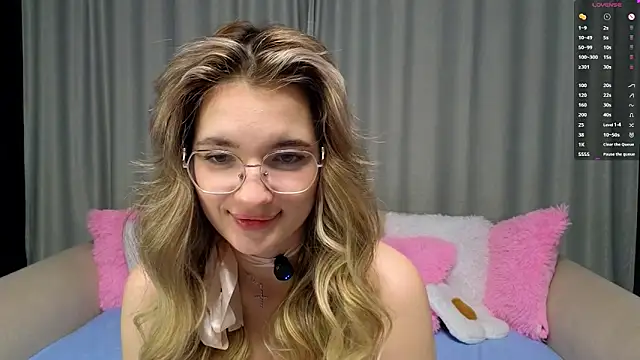 Snapshot of vivyboo111 chatting on November 2025 08:32:01 PM vivyboo111 online show from November 2025 08:32:01 PM