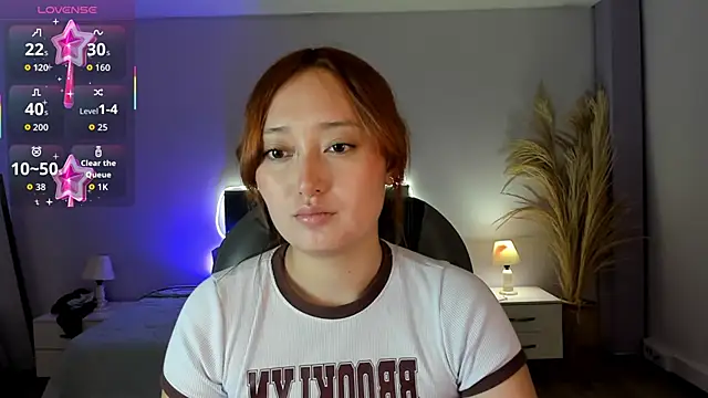 Samara Hilton 2 online show from September 2025 07:08:02 PM