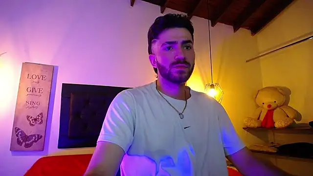 bastian12   online show from September 2025 07:38:01 PM