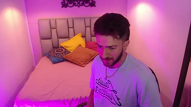 bastian12   online show from October 2025 12:49:02 PM