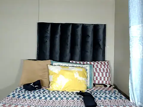 Snapshot of Bubblydollxx chatting on October 2025 04:06:02 PM Bubblydollxx online show from October 2025 04:06:02 PM