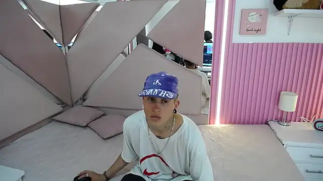 Snapshot of oblivionlove chatting on March 2026 10:05:02 PM oblivionlove online show from March 2026 10:05:02 PM