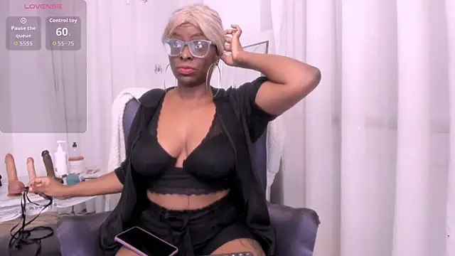 LolaJenkinss online show from November 2025 12:05:01 PM