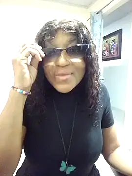 SONDRADAYAN online show from October 2025 01:13:01 AM