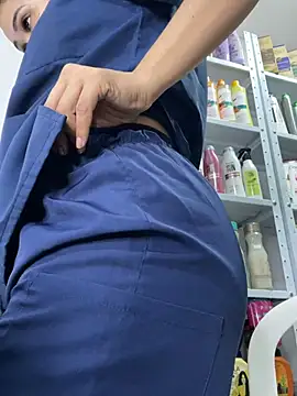 Snapshot of FOX_LATINA chatting on July 2026 01:27:01 AM FOX LATINA online show from July 2026 01:27:01 AM