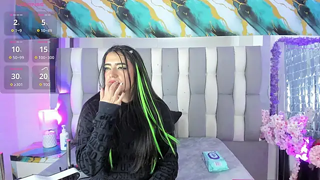 IsaDiiaz online show from April 2026 07:11:01 AM