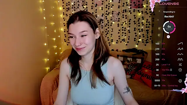 Snapshot of LinaBlossom_ chatting on November 2025 02:58:02 AM LinaBlossom online show from November 2025 02:58:02 AM