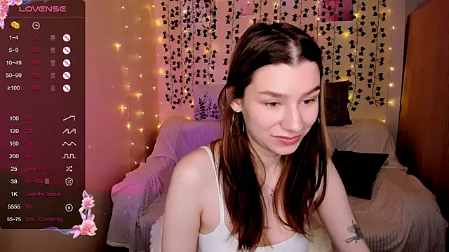 Snapshot of LinaBlossom_ chatting on November 2025 08:24:01 AM LinaBlossom online show from November 2025 08:24:01 AM