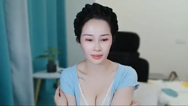 Snapshot of cfxc0317 chatting on December 2025 12:34:02 PM cfxc0317 online show from December 2025 12:34:02 PM